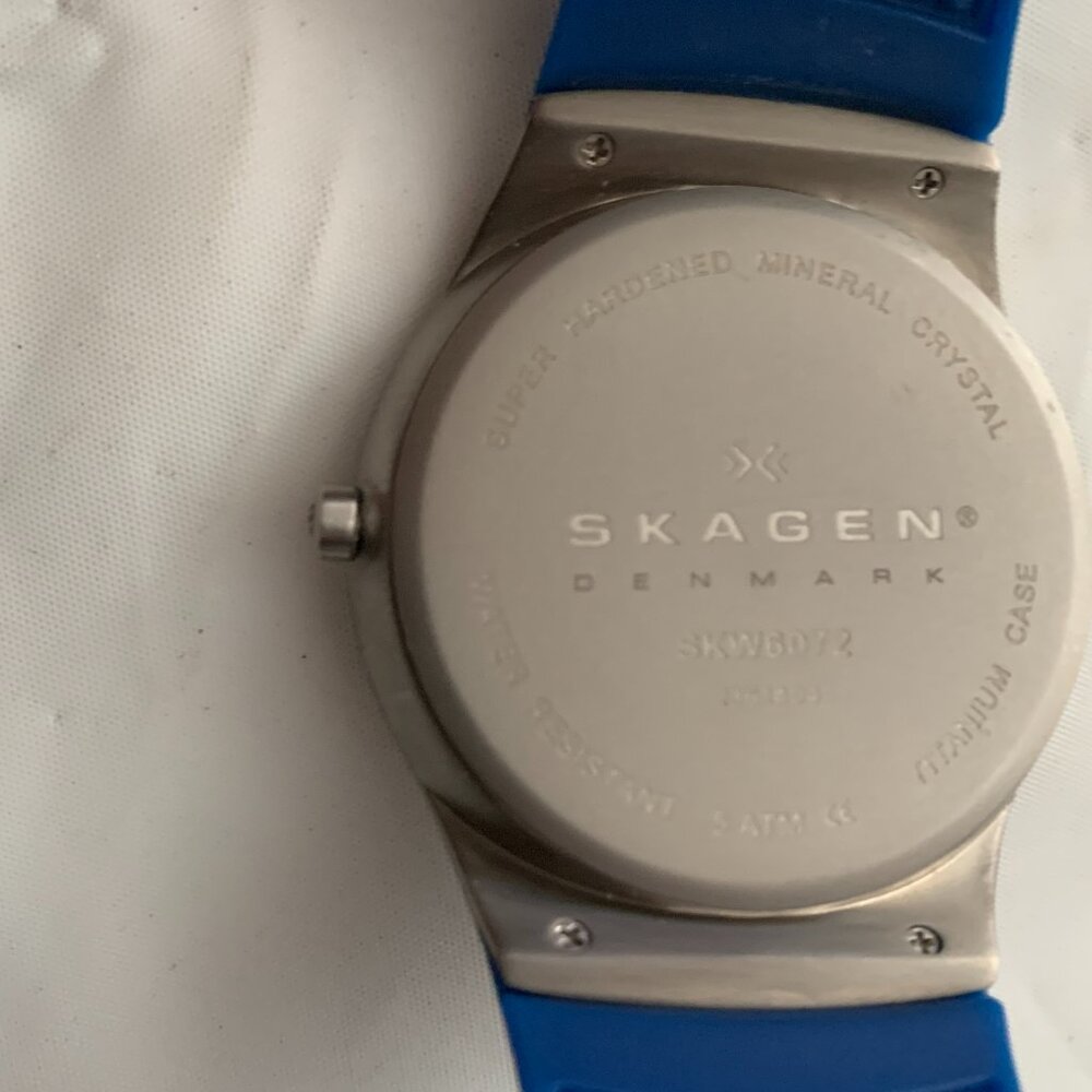 Skagen Men's SKW6072 Balder Titanium Watch with Blue Silicone Band - Picture 5 of 7